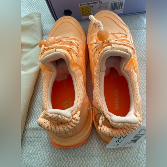 Adidas New Ivy Park Ultraboost Og Shoes - Picture 2 of 8